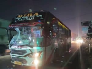 Tabrakan ‘Karambol’ di Jombang: Libatkan Bus Mira, Truk Box, dan Motor