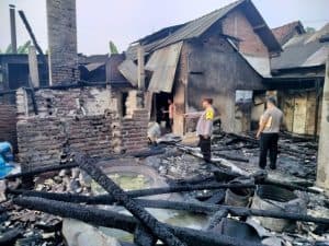 Gudang Kerupuk di Jombang Terbakar, Pemilik Rugi Ratusan Juta Rupiah