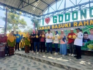 PD Muhammadiyah Jombang Genjot Ekonomi Umat Lewat Panen Melon