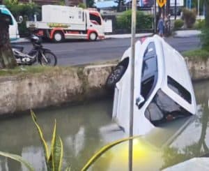 Pajero ‘Nyebur’ Sungai Menur, Polisi Selidiki Pengemudi yang Kabur