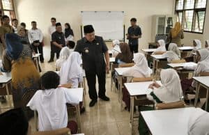 Kontras di Hari Pertama: Harapan Baru SR vs Pilu SDN Jabon 2 Jombang