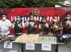 Kejari Mojokerto Musnahkan 2,1 Kg Sabu dan Ribuan Pil Haram