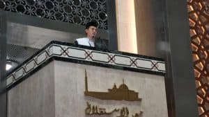 Prof Niam Singgung Atlet Veddriq dan Rizki dalam Khutbah di Istiqlal