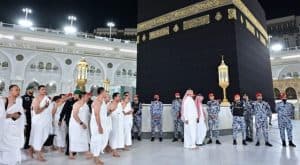 Momen Langka! Prabowo Shalat Sunah di Dalam Ka’bah Saat Tunaikan Umrah